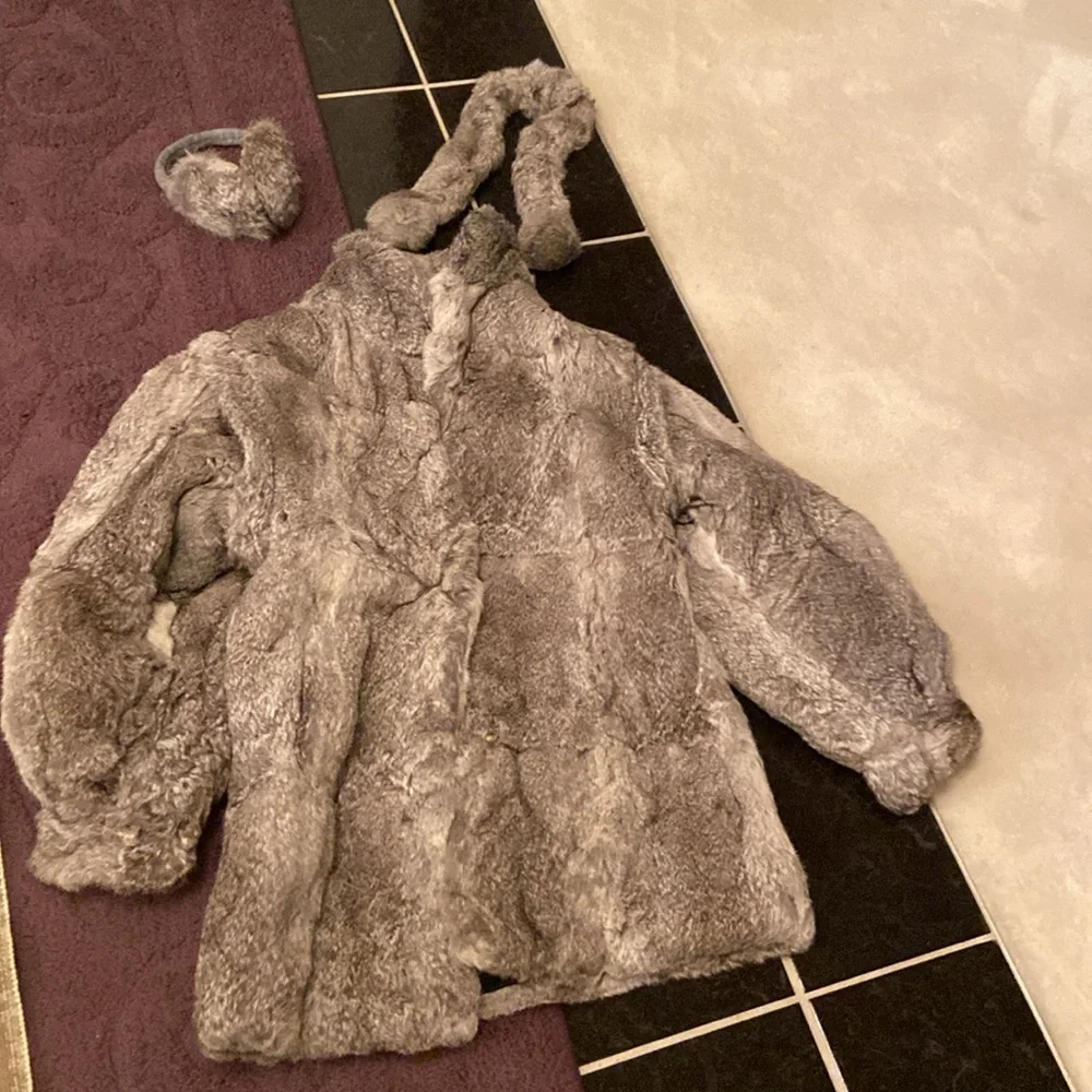 New Genuine Rabbit Fur Coat - Picture 10 of 16